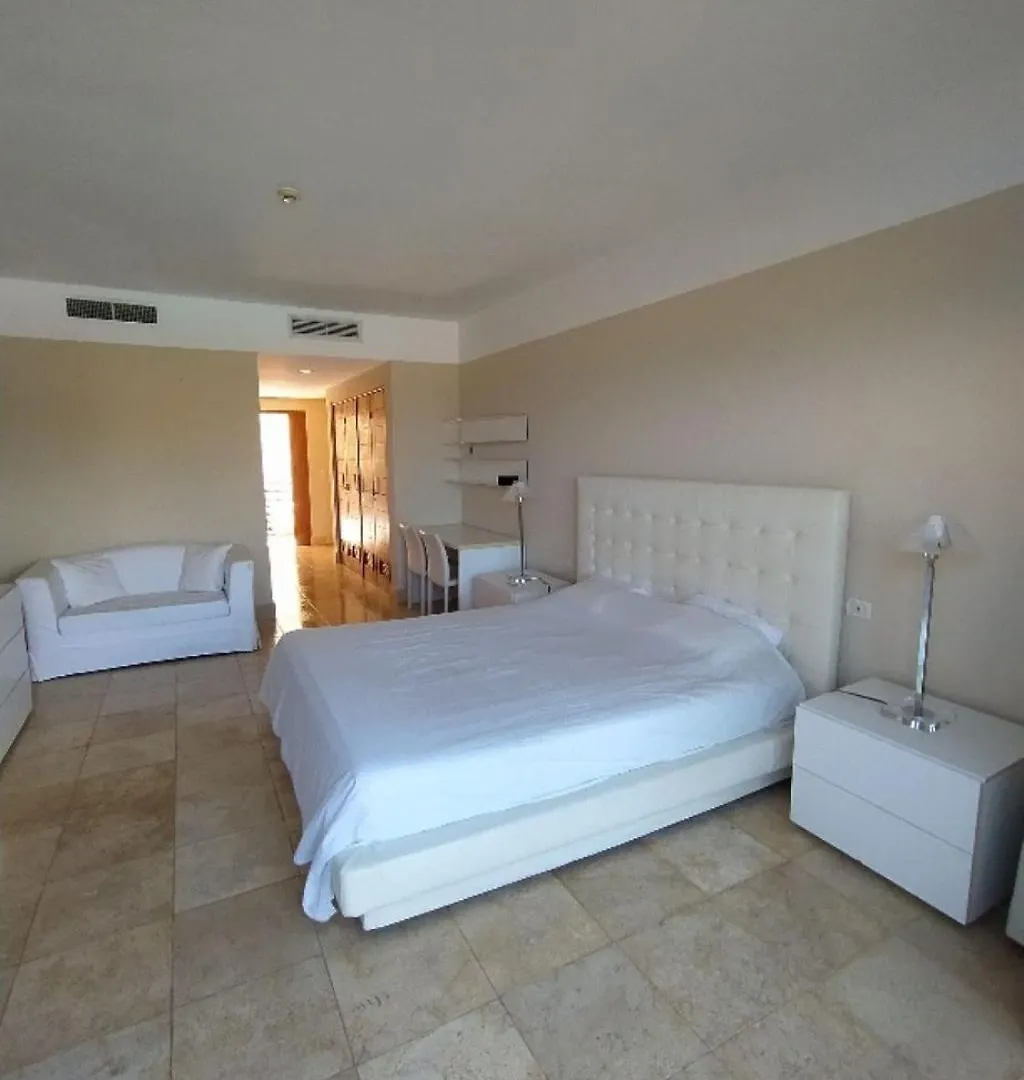 Sotogrande Spacious Beachfront Studio Punta Cana Apartment